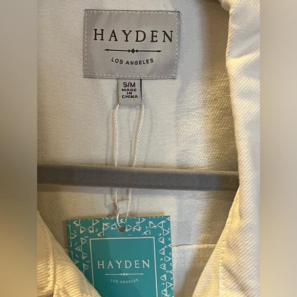 Ruffled denim / jean jacket w/ distressed hems. Buttoned up, oversized. White. M - Picture 8 of 13